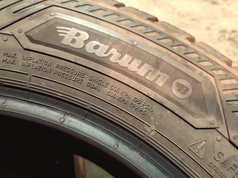 2 Gomme usate 205 65 16 C Pneumatici Invernali BARUM 2 Gomme usate 205 65 16 C Pneumatici Invernali BARUM