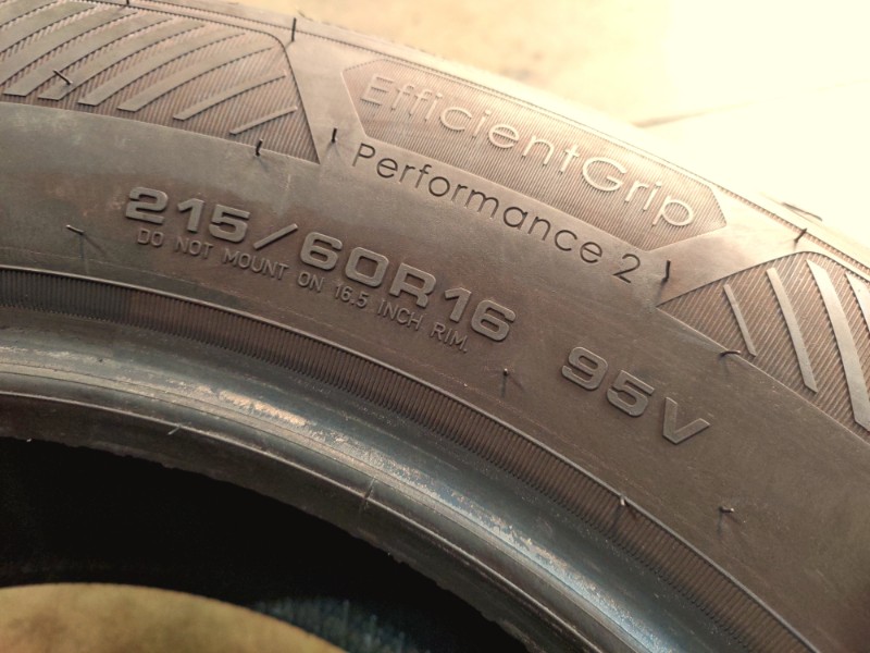 4 Gomme usate 215 60 16 Pneumatici Estivi GOODYEAR 4 Gomme usate 215 60 16 Pneumatici Estivi GOODYEAR