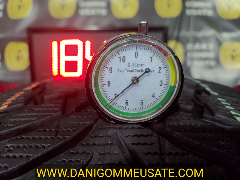 4 Gomme usate 275 45 20 Pneumatici Invernali NOKIAN 4 Gomme usate 275 45 20 Pneumatici Invernali NOKIAN