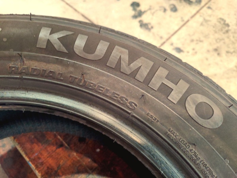 2 Gomme usate 185 60 14 Pneumatici Estivi KUMHO 2 Gomme usate 185 60 14 Pneumatici Estivi KUMHO