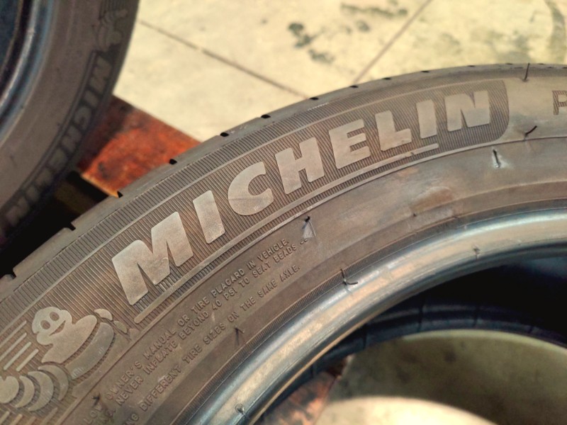 4 Gomme usate 215 55 18 Pneumatici Estivi MICHELIN 4 Gomme usate 215 55 18 Pneumatici Estivi MICHELIN