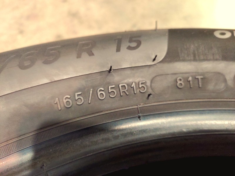 2 Gomme usate 165 65 15 e 2 Gomme usate 185 60 15 Pneumatici Estivi MICHELIN 2 Gomme usate 165 65 15 e 2 Gomme usate 185 60 15 Pneumatici Estivi MICHELIN