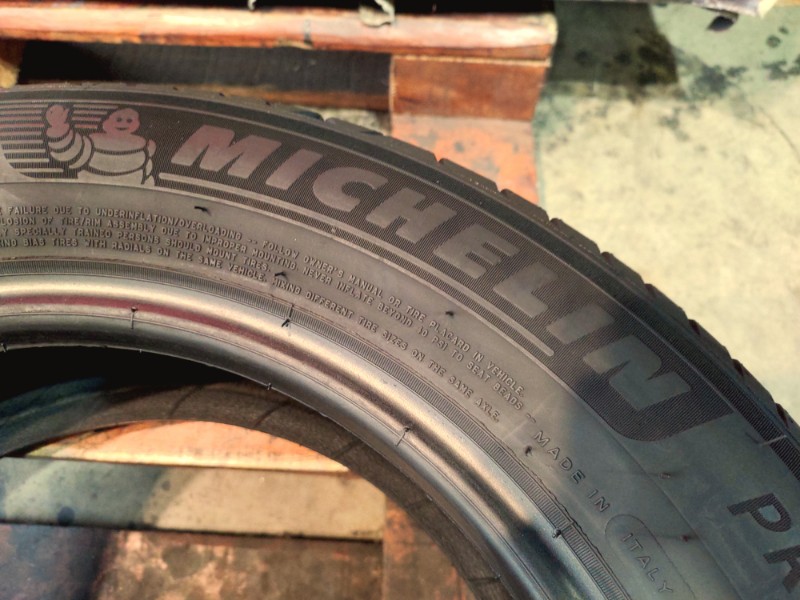 2 Gomme usate 165 65 15 e 2 Gomme usate 185 60 15 Pneumatici Estivi MICHELIN 2 Gomme usate 165 65 15 e 2 Gomme usate 185 60 15 Pneumatici Estivi MICHELIN