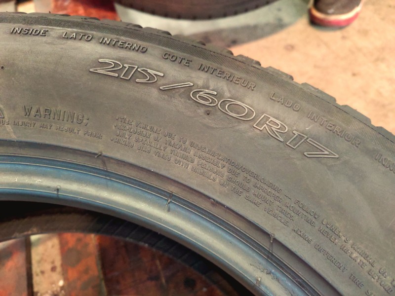 2 Gomme usate 215 60 17 Pneumatici Estivi MICHELIN 2 Gomme usate 215 60 17 Pneumatici Estivi MICHELIN