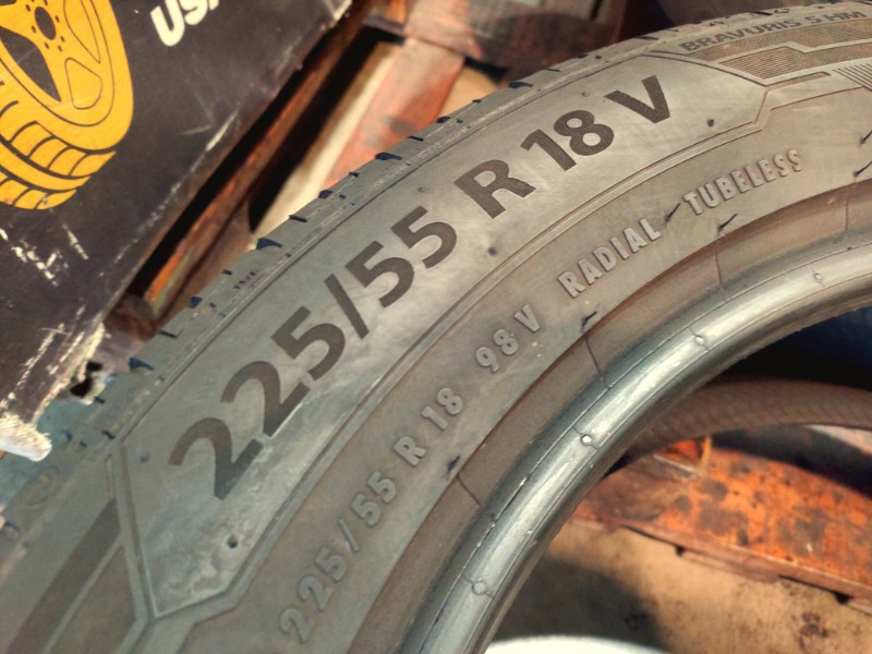 4 Gomme usate 225 55 18 Pneumatici Estivi BARUM 4 Gomme usate 225 55 18 Pneumatici Estivi BARUM