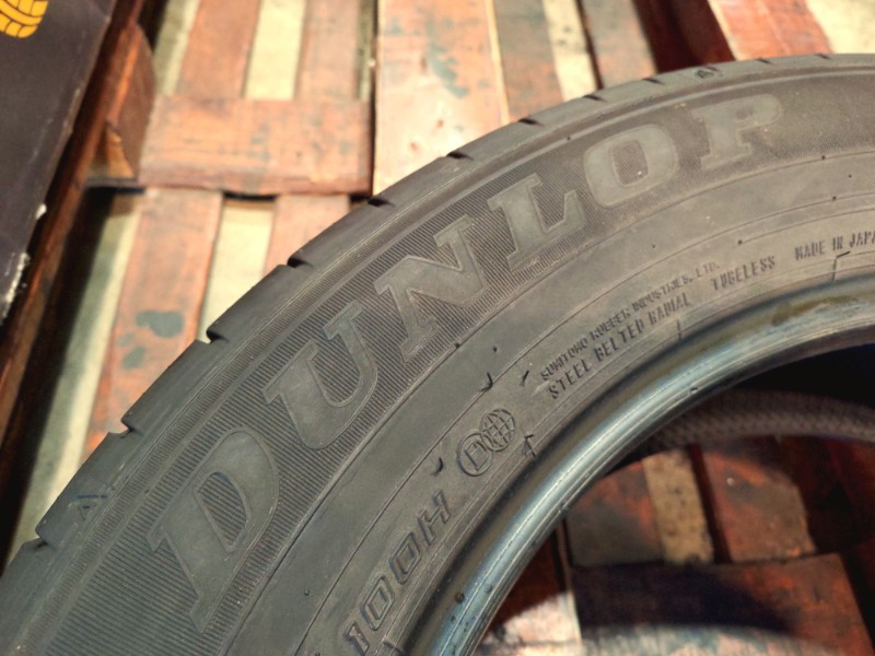 2 Gomme usate 225 60 18 Pneumatici Estivi DUNLOP 2 Gomme usate 225 60 18 Pneumatici Estivi DUNLOP