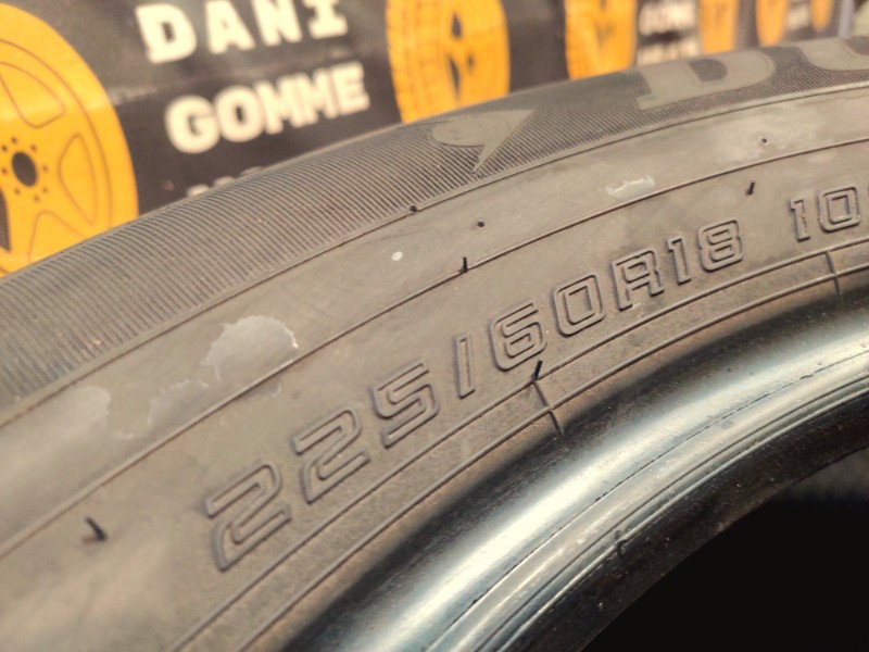 2 Gomme usate 225 60 18 Pneumatici Estivi DUNLOP 2 Gomme usate 225 60 18 Pneumatici Estivi DUNLOP