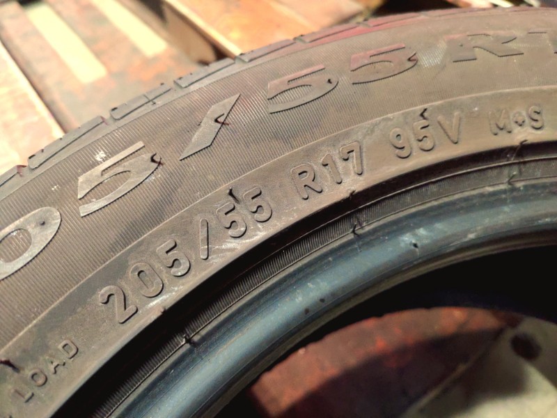 2 Gomme usate 205 55 17 Pneumatici 4 Stagioni PIRELLI 2 Gomme usate 205 55 17 Pneumatici 4 Stagioni PIRELLI