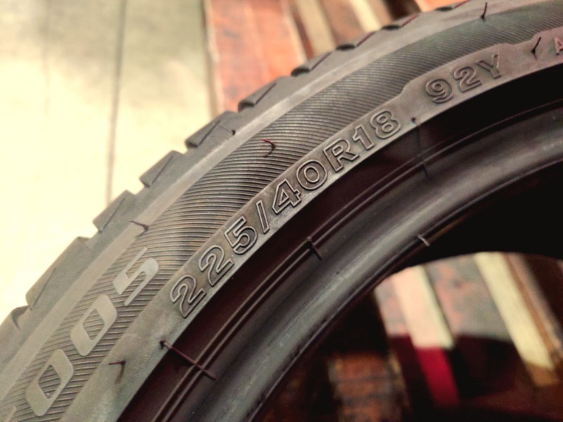 2 Gomme usate 225 40 18 Pneumatici Estivi BRIDGESTONE 2 Gomme usate 225 40 18 Pneumatici Estivi BRIDGESTONE