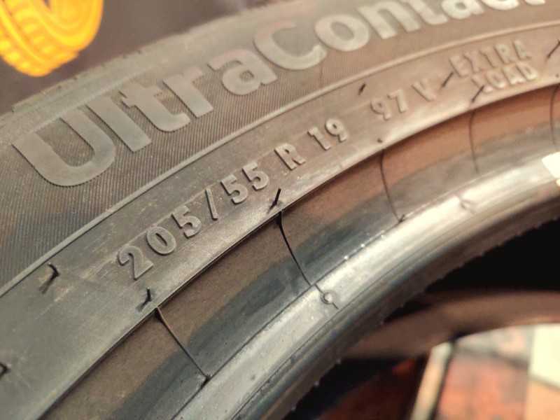 2 Gomme usate 205 55 19 Pneumatici Estivi CONTINENTAL 2 Gomme usate 205 55 19 Pneumatici Estivi CONTINENTAL
