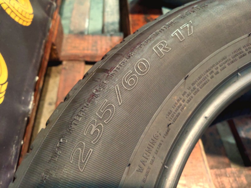 2 Gomme usate 235 60 17 Pneumatici Estivi MICHELIN 2 Gomme usate 235 60 17 Pneumatici Estivi MICHELIN