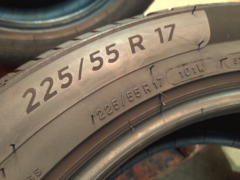 4 Gomme usate 225 55 17 Pneumatici Estivi MICHELIN 4 Gomme usate 225 55 17 Pneumatici Estivi MICHELIN