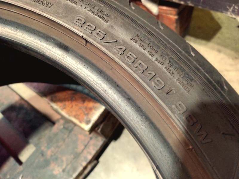 2 Gomme usate 225 45 19 Pneumatici Estivi GOODYEAR 2 Gomme usate 225 45 19 Pneumatici Estivi GOODYEAR