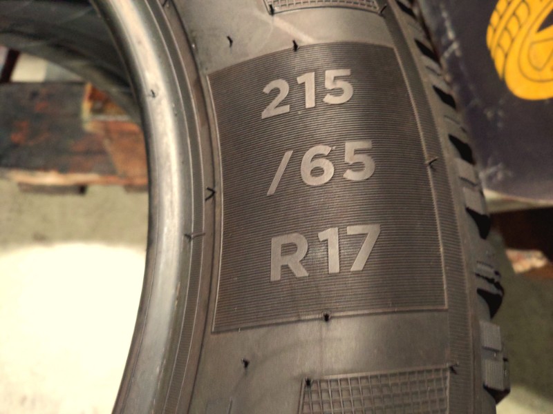 4 Gomme usate 215 65 17 Pneumatici 4 Stagioni KLEBER 4 Gomme usate 215 65 17 Pneumatici 4 Stagioni KLEBER