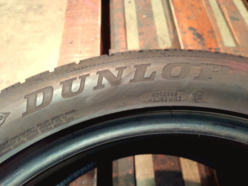 2 Gomme usate 235 50 19 Pneumatici Invernali DUNLOP 2 Gomme usate 235 50 19 Pneumatici Invernali DUNLOP