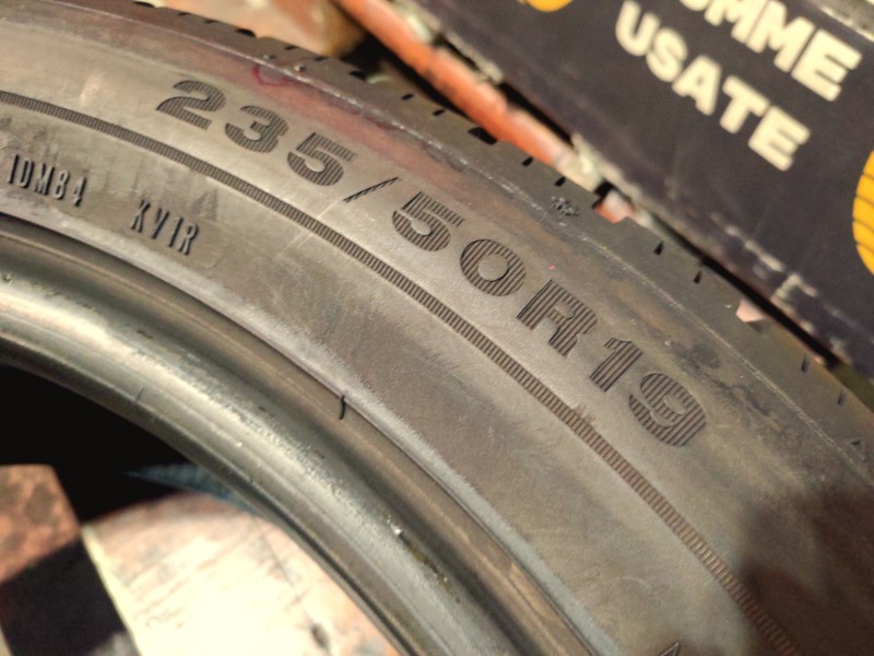 2 Gomme usate 235 50 19 Pneumatici Invernali DUNLOP 2 Gomme usate 235 50 19 Pneumatici Invernali DUNLOP