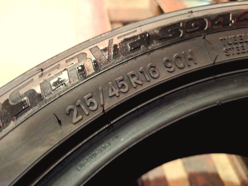 2 Gomme usate 215 45 16 Pneumatici Invernali TOYO 2 Gomme usate 215 45 16 Pneumatici Invernali TOYO