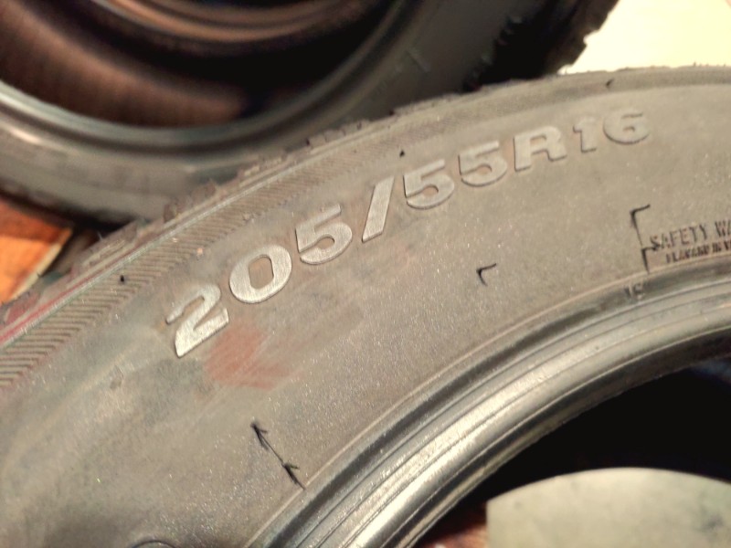 4 Gomme usate 205 55 16 Pneumatici Invernali COOPER 4 Gomme usate 205 55 16 Pneumatici Invernali COOPER