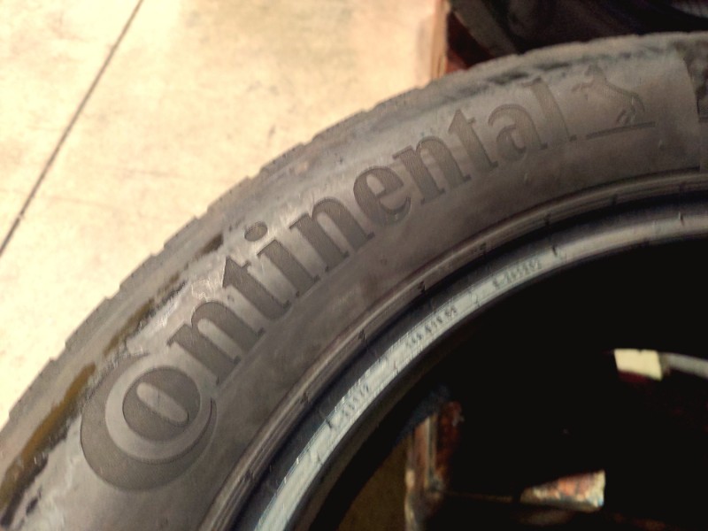 4 Gomme usate 225 55 17 Pneumatici Invernali CONTINENTAL 4 Gomme usate 225 55 17 Pneumatici Invernali CONTINENTAL