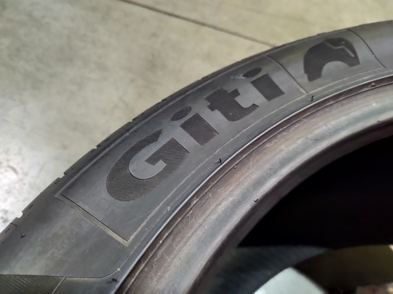2 Gomme usate 275 40 19 Pneumatici Estivi GITI 2 Gomme usate 275 40 19 Pneumatici Estivi GITI