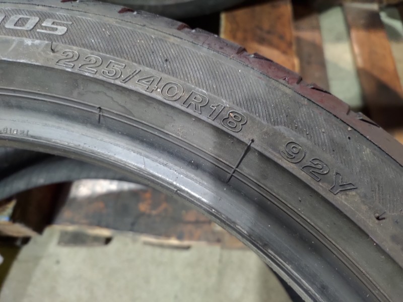 4 Gomme usate 225 40 18 Pneumatici Estivi BRIDGESTONE 4 Gomme usate 225 40 18 Pneumatici Estivi BRIDGESTONE
