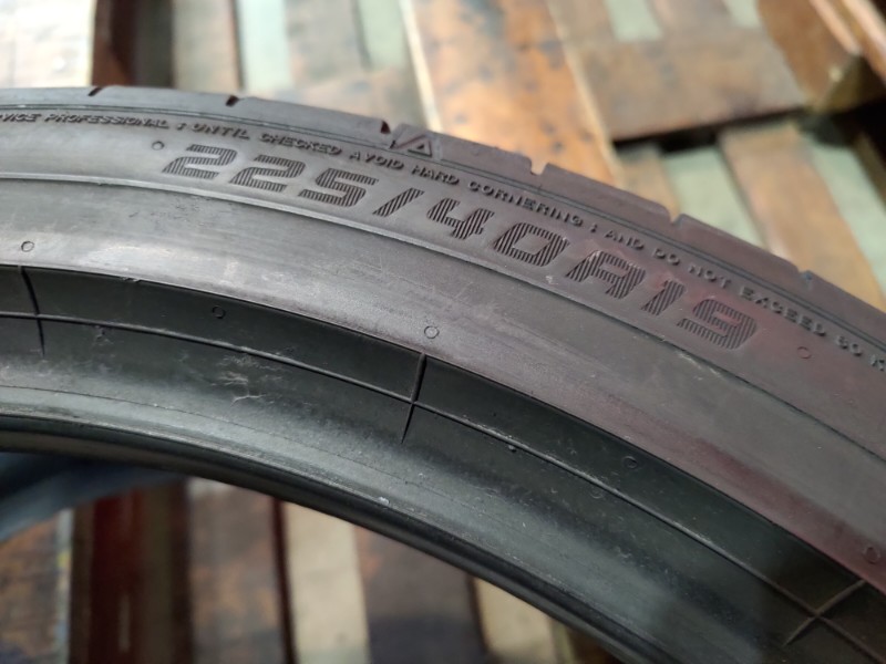 2 Gomme usate 225 40 19 Pneumatici Estivi FALKEN 2 Gomme usate 225 40 19 Pneumatici Estivi FALKEN