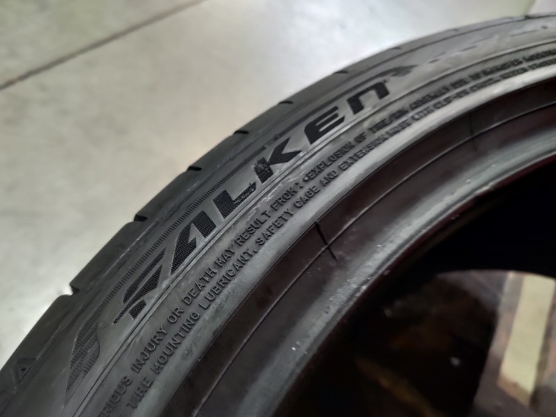 2 Gomme usate 225 40 19 Pneumatici Estivi FALKEN 2 Gomme usate 225 40 19 Pneumatici Estivi FALKEN