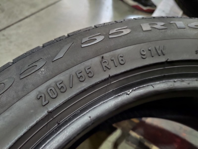 4 Gomme usate 205 55 16 RUN FLAT Pneumatici Estivi PIRELLI 4 Gomme usate 205 55 16 RUN FLAT Pneumatici Estivi PIRELLI