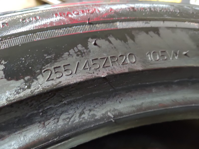 2 Gomme usate 255 45 20 Pneumatici 4 Stagioni HANKOOK 2 Gomme usate 255 45 20 Pneumatici 4 Stagioni HANKOOK