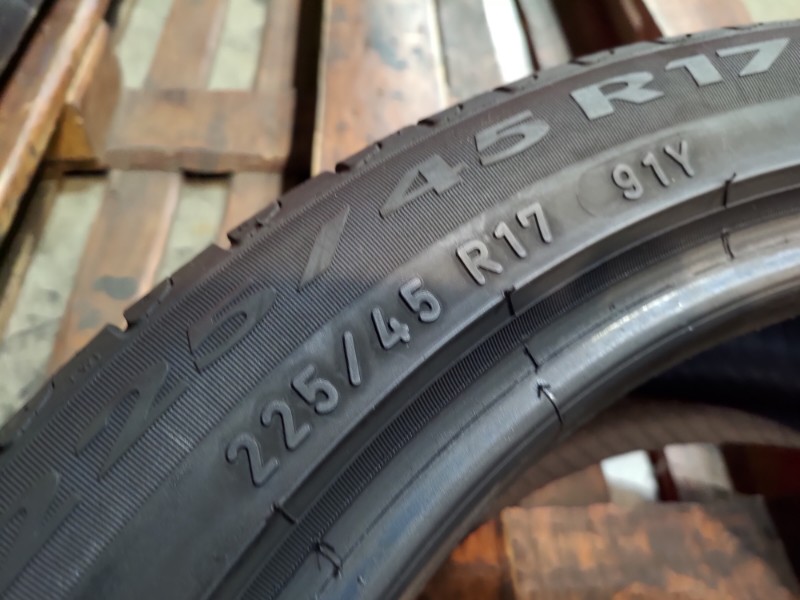 4 Gomme usate 225 45 17 Pneumatici Estivi PIRELLI 4 Gomme usate 225 45 17 Pneumatici Estivi PIRELLI