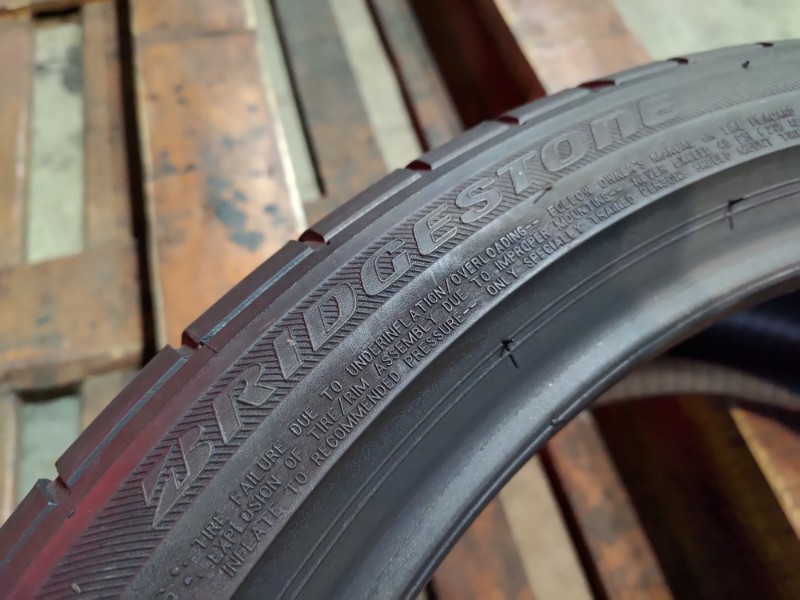 2 Gomme usate 225 40 19 Pneumatici Estivi BRIDGESTONE 2 Gomme usate 225 40 19 Pneumatici Estivi BRIDGESTONE