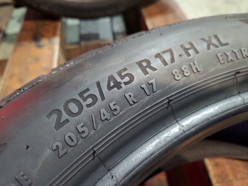 2 Gomme usate 205 45 17 Pneumatici Estivi CONTINENTAL 2 Gomme usate 205 45 17 Pneumatici Estivi CONTINENTAL