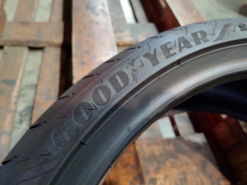 4 Gomme usate 205 40 18 RUN FLAT Pneumatici Estivi GOODYEAR 4 Gomme usate 205 40 18 RUN FLAT Pneumatici Estivi GOODYEAR