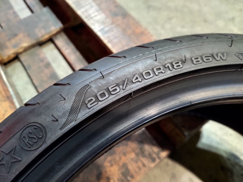 4 Gomme usate 205 40 18 RUN FLAT Pneumatici Estivi GOODYEAR 4 Gomme usate 205 40 18 RUN FLAT Pneumatici Estivi GOODYEAR