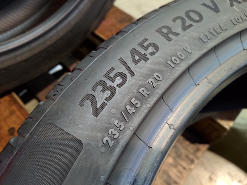 4 Gomme usate 235 45 20 Pneumatici Estivi CONTINENTAL 4 Gomme usate 235 45 20 Pneumatici Estivi CONTINENTAL