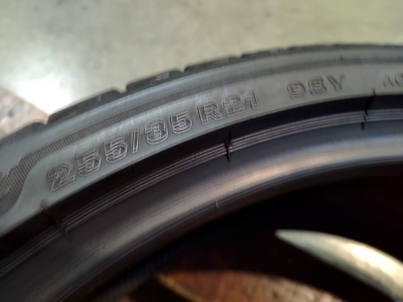 2 Gomme usate 255 35 21 Pneumatici Estivi BRIDGESTONE 2 Gomme usate 255 35 21 Pneumatici Estivi BRIDGESTONE