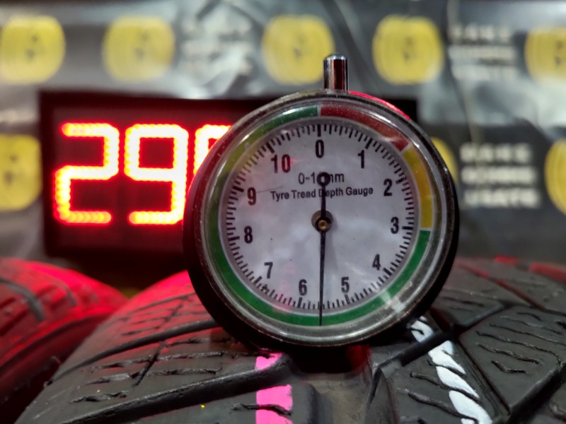 2 Gomme usate 225 40 19 RUN FLAT Pneumatici Invernali PIRELLI 2 Gomme usate 225 40 19 RUN FLAT Pneumatici Invernali PIRELLI