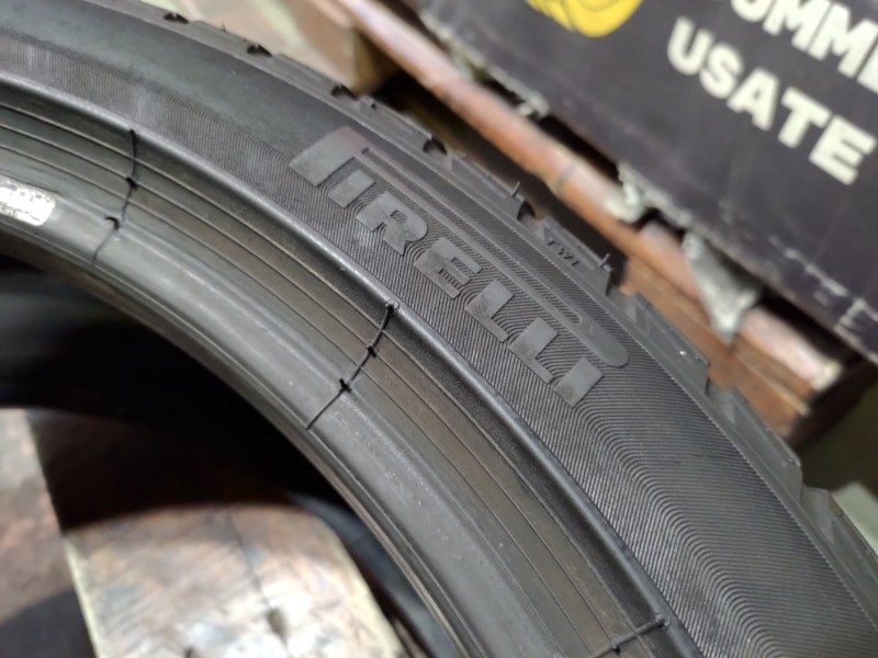 2 Gomme usate 225 40 19 RUN FLAT Pneumatici Invernali PIRELLI 2 Gomme usate 225 40 19 RUN FLAT Pneumatici Invernali PIRELLI