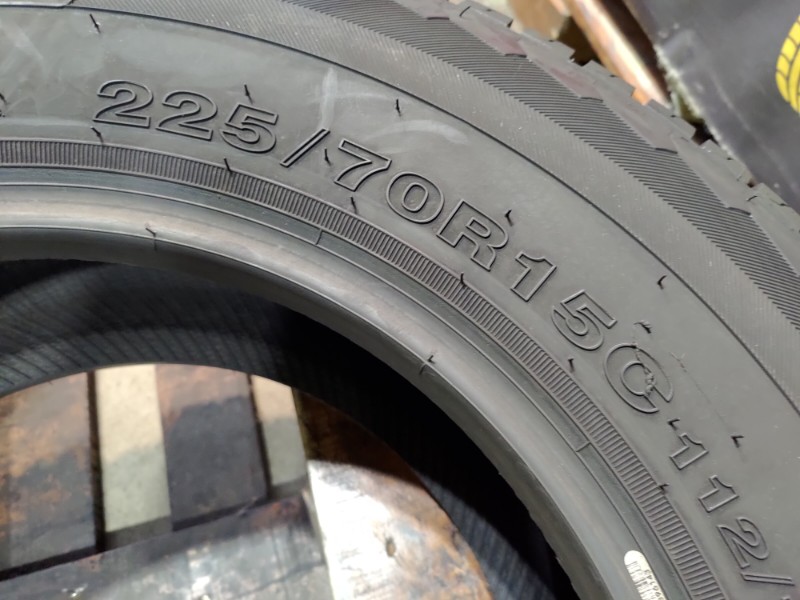 2 Gomme usate 225 70 15 C Pneumatici Invernali GOODRIDE 2 Gomme usate 225 70 15 C Pneumatici Invernali GOODRIDE
