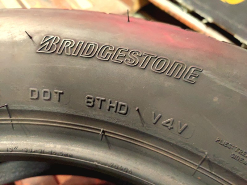 2 Gomme usate 225 60 18 Pneumatici Estivi BRIDGESTONE 2 Gomme usate 225 60 18 Pneumatici Estivi BRIDGESTONE