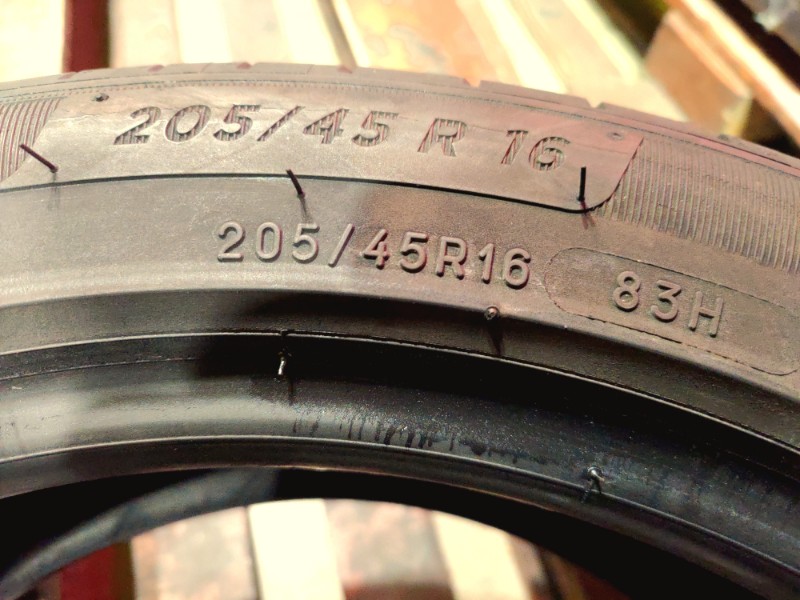 2 Gomme usate 205 45 16 Pneumatici Estivi MICHELIN 2 Gomme usate 205 45 16 Pneumatici Estivi MICHELIN