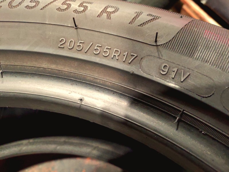 4 Gomme usate 205 55 17 Pneumatici Estivi MICHELIN 4 Gomme usate 205 55 17 Pneumatici Estivi MICHELIN