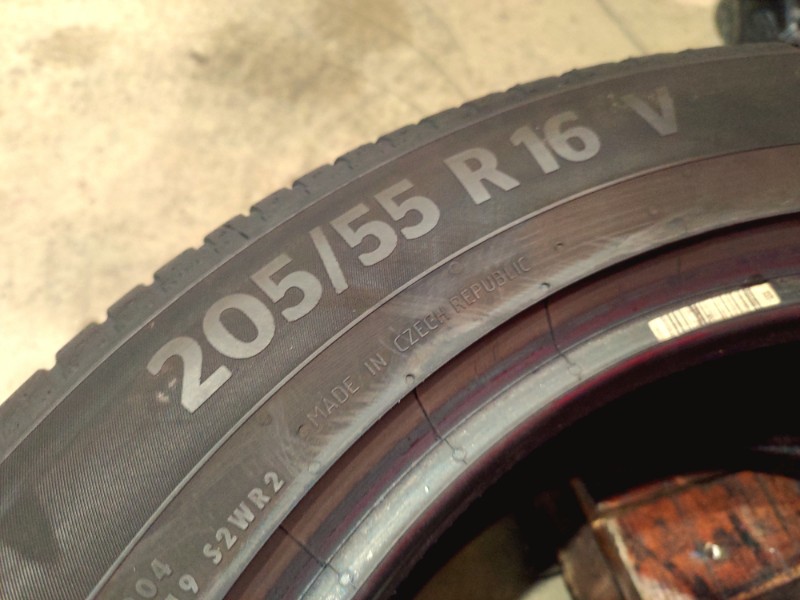 2 Gomme usate 205 55 16 Pneumatici Estivi CONTINENTAL 2 Gomme usate 205 55 16 Pneumatici Estivi CONTINENTAL