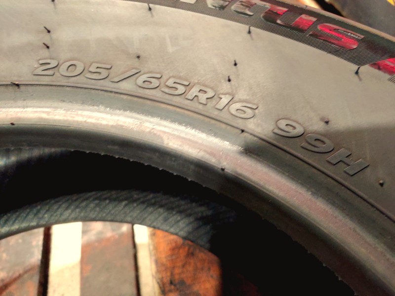 2 Gomme usate 205 65 16 Pneumatici Estivi HANKOOK 2 Gomme usate 205 65 16 Pneumatici Estivi HANKOOK