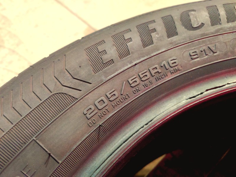 1 Gomma usata 205 55 16 Pneumatici Estivi GOODYEAR 1 Gomma usata 205 55 16 Pneumatici Estivi GOODYEAR