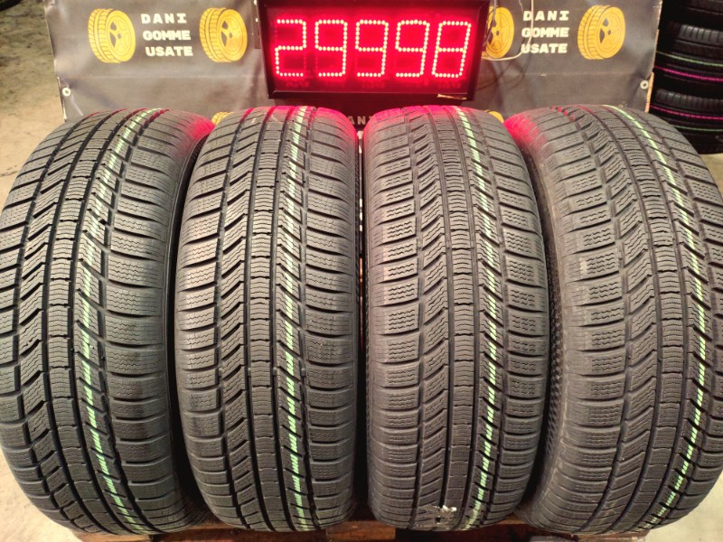 4 Gomme usate 235 60 17 Pneumatici Invernali CONTINENTAL 4 Gomme usate 235 60 17 Pneumatici Invernali CONTINENTAL