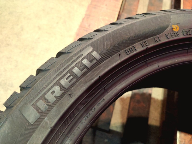 2 Gomme usate 225 45 18 Pneumatici Invernali PIRELLI 2 Gomme usate 225 45 18 Pneumatici Invernali PIRELLI