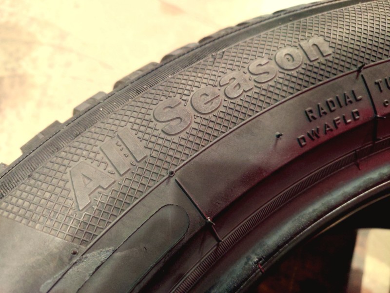 2 Gomme usate 215 55 17 Pneumatici 4 Stagioni KLEBER 2 Gomme usate 215 55 17 Pneumatici 4 Stagioni KLEBER