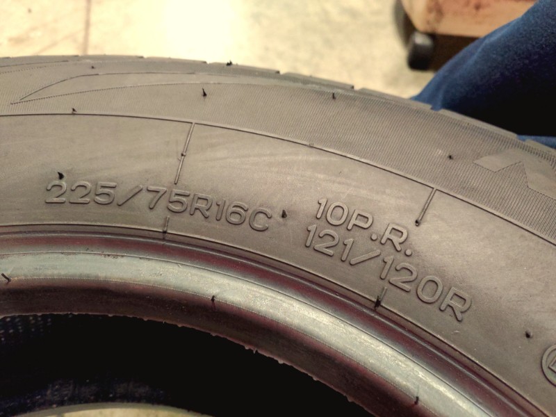 2 Gomme usate 225 75 16 C Pneumatici Estivi NANKANG 2 Gomme usate 225 75 16 C Pneumatici Estivi NANKANG