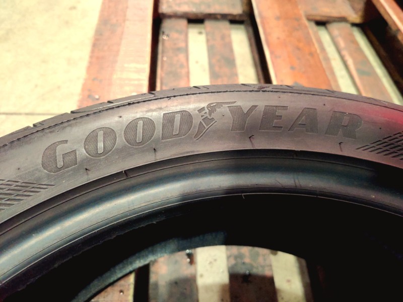 2 Gomme usate 225 45 19 Pneumatici Estivi GOODYEAR 2 Gomme usate 225 45 19 Pneumatici Estivi GOODYEAR